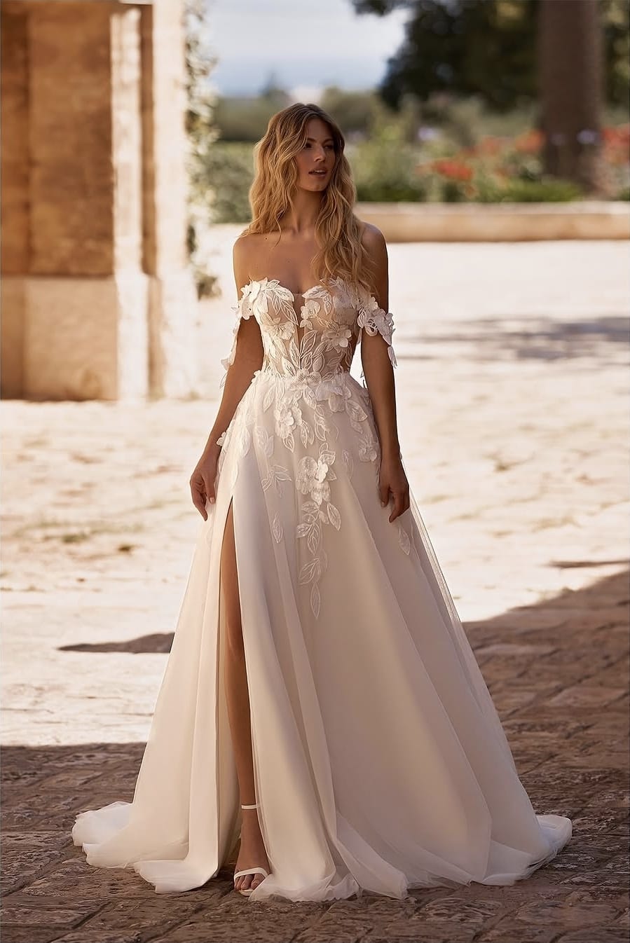 A-Linie Brautkleid Off-Shoulder aus Tüll mit Beinschlitz – Wedding Team