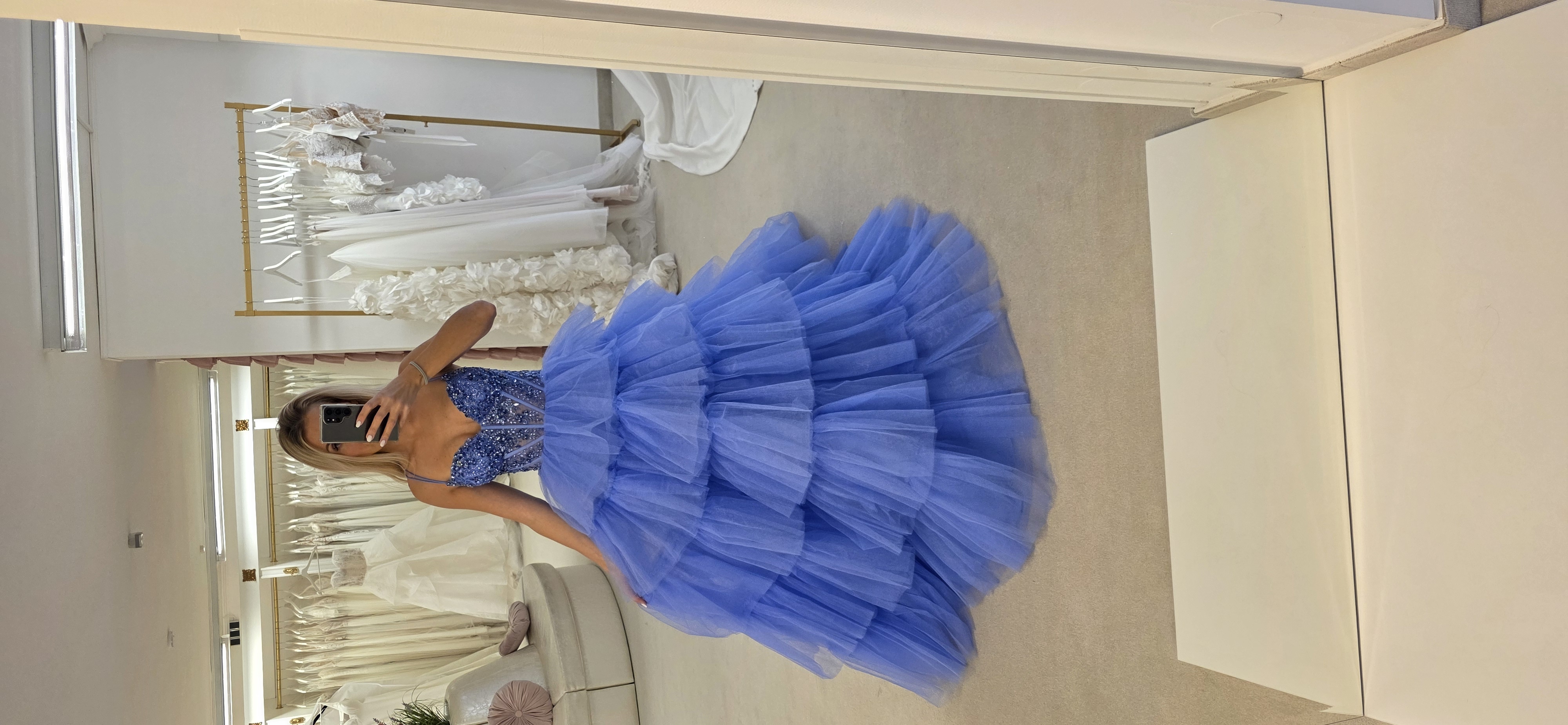 Königinnenkleid in Blau mit mehrlagigem Tüllrock – Schützenfest, Wedding Team Schlangen